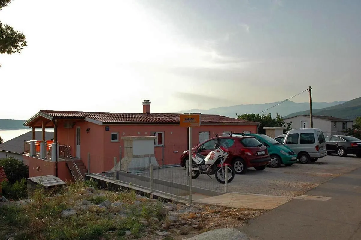 Apartments With A Parking Space Gornji Karin, Novigrad - 18387