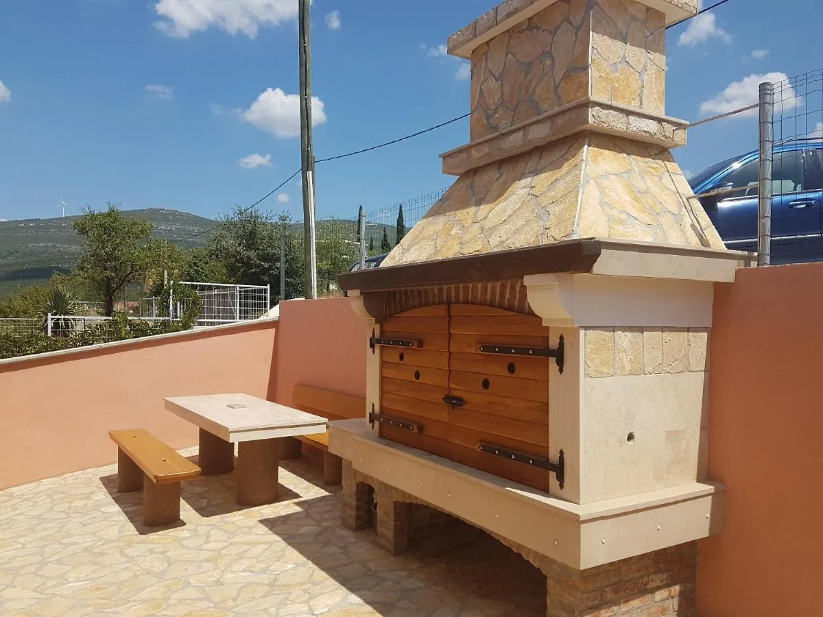 Apartments With A Parking Space Gornji Karin, Novigrad - 18387 Croatia