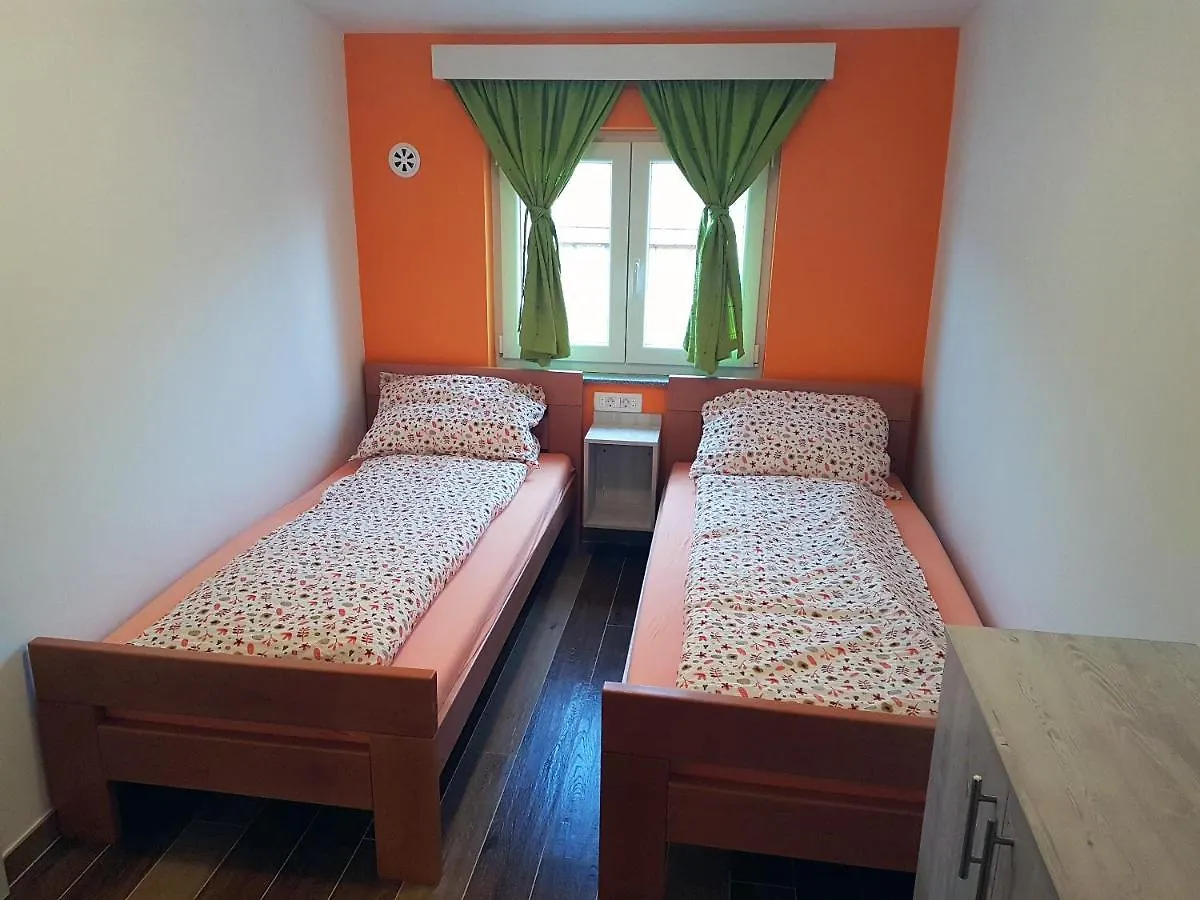Apartments With A Parking Space Gornji Karin, Novigrad - 18387 Croatia