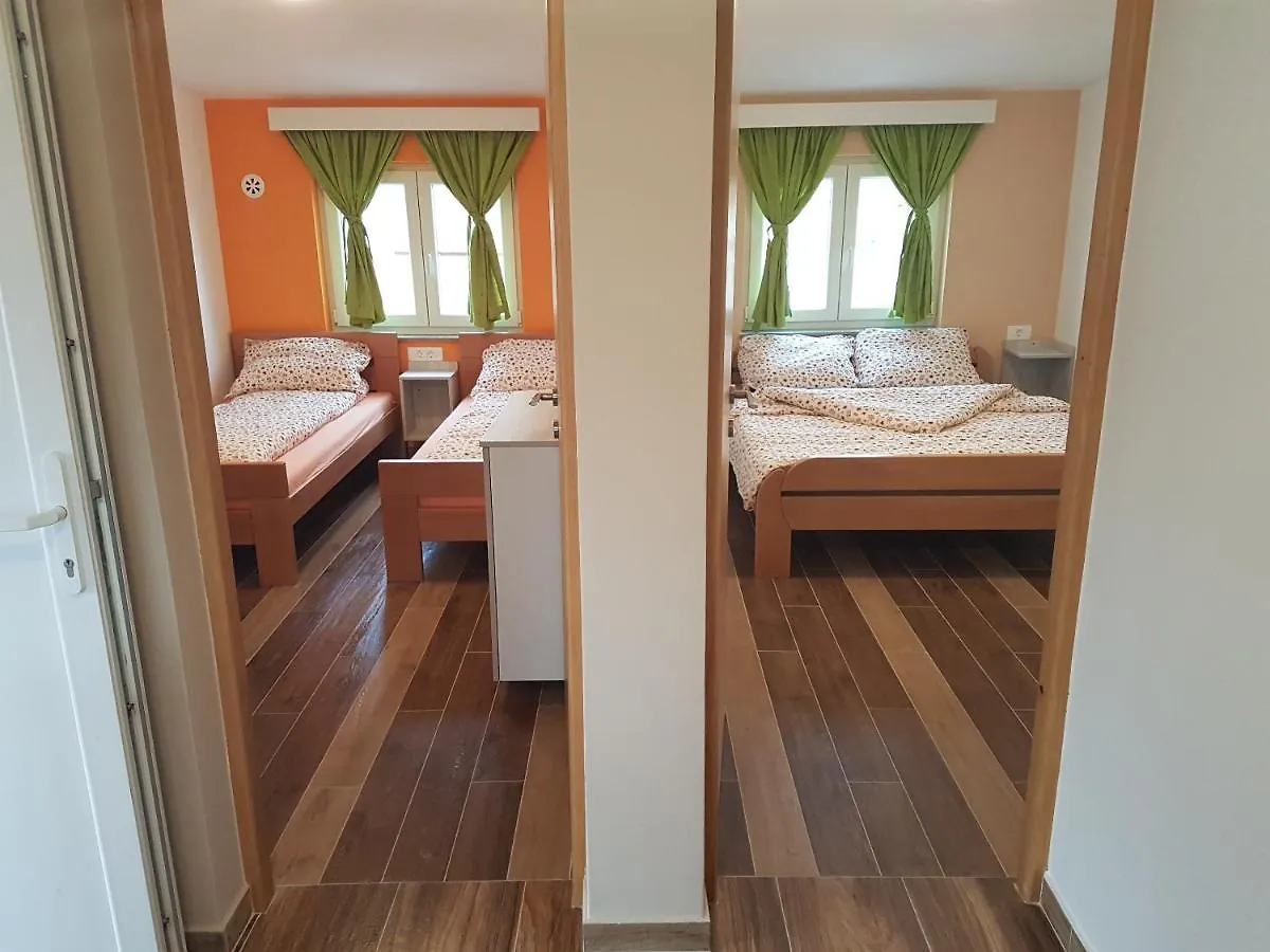 Apartments With A Parking Space Gornji Karin, Novigrad - 18387 Croatia
