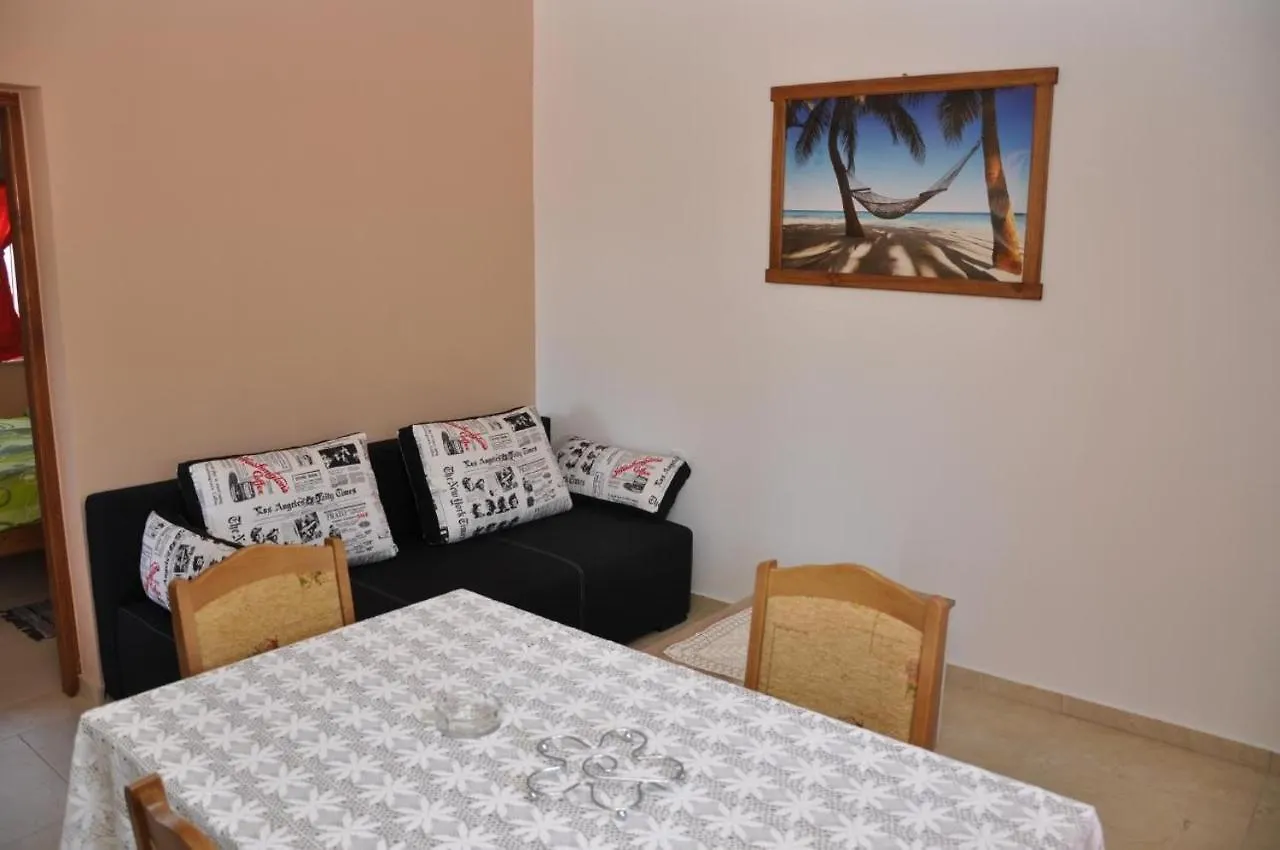 Apartments With A Parking Space Gornji Karin, Novigrad - 18387 Croatia